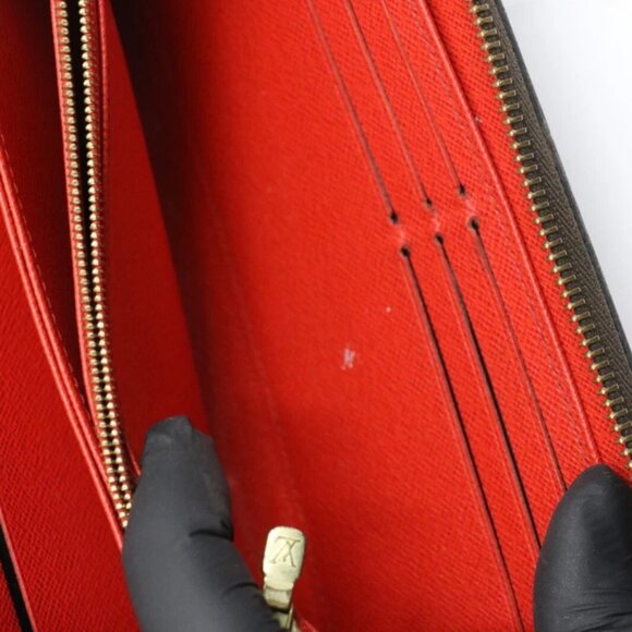 Louis Vuitton Brown Monogram Canvas Zippy Wallet - Picture 6 of 13